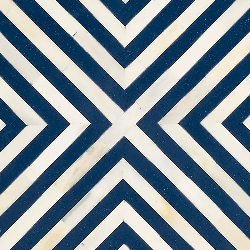Table d'appoint en marqueterie d'os