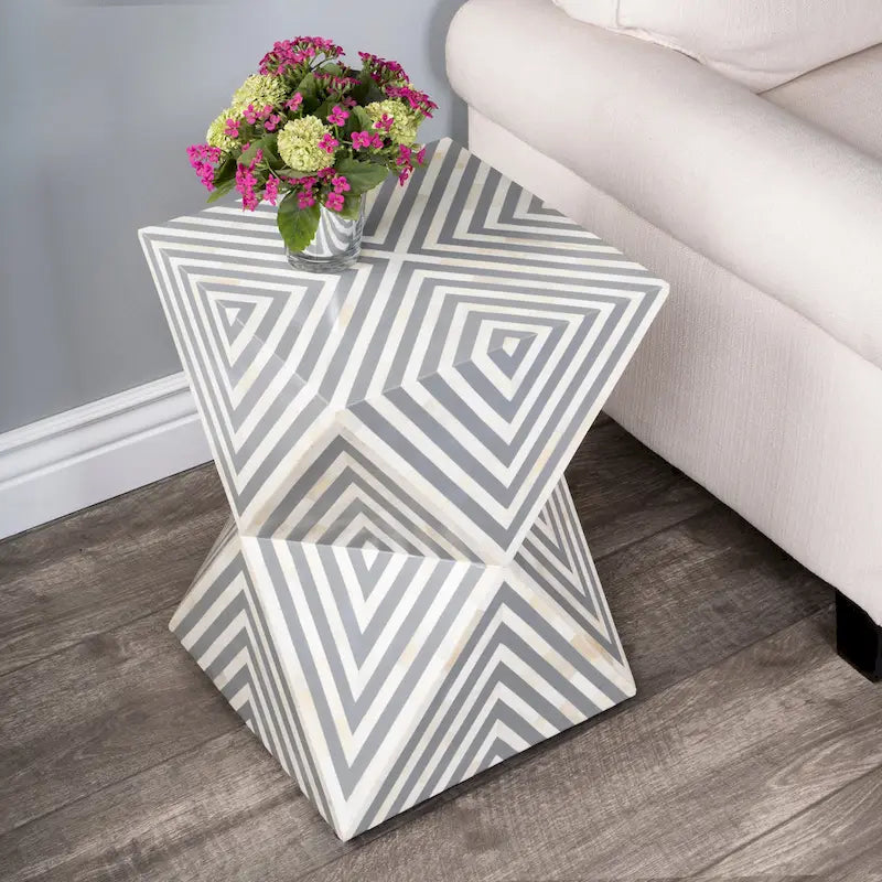 Table d'appoint en marqueterie d'os