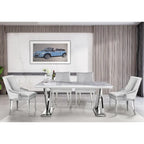 Chaises de salle à manger modernes en velours gris clair avec pieds en argent miroir