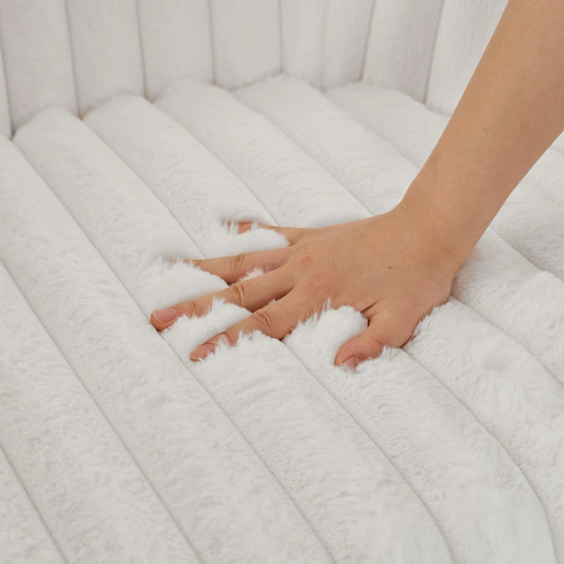 Fauteuil d'appoint pivotant à 360 degrés en fausse fourrure de lapin