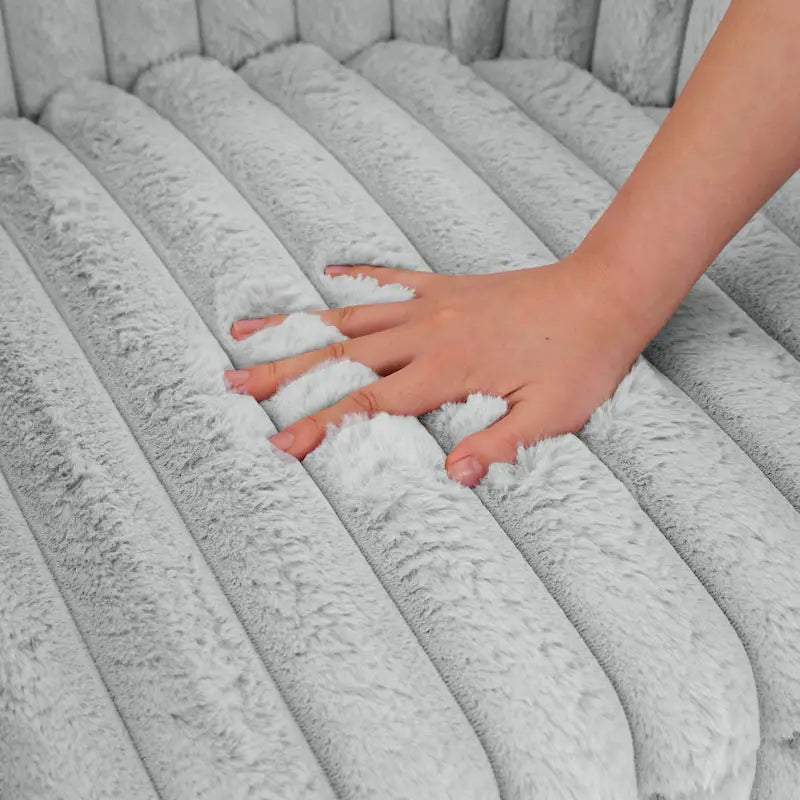 Fauteuil d'appoint pivotant à 360 degrés en fausse fourrure de lapin