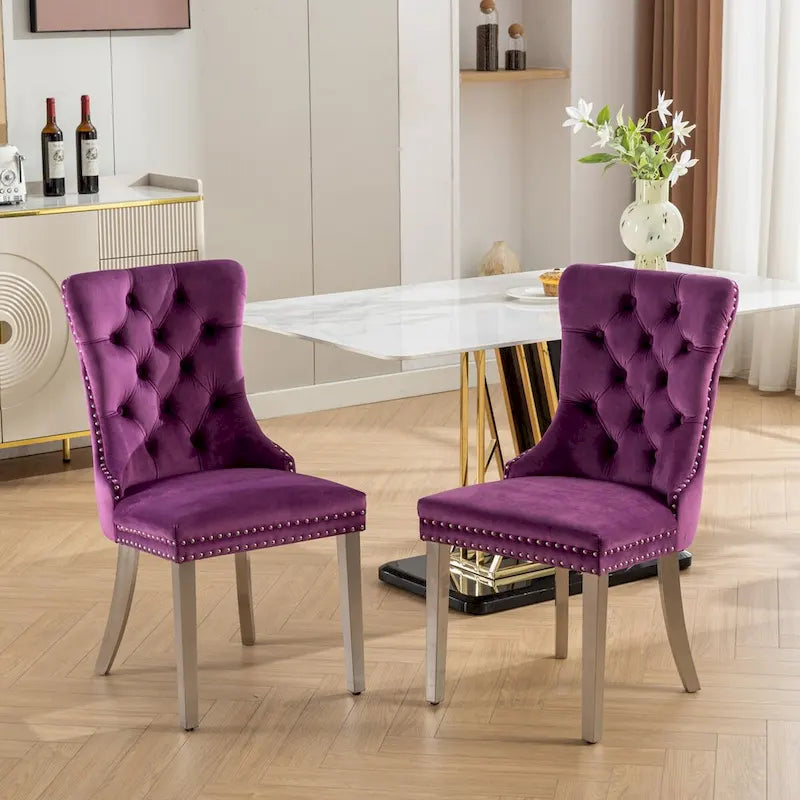 Chaise de salle à manger en velours avec clous décoratifs et pieds en acier inoxydable chromé