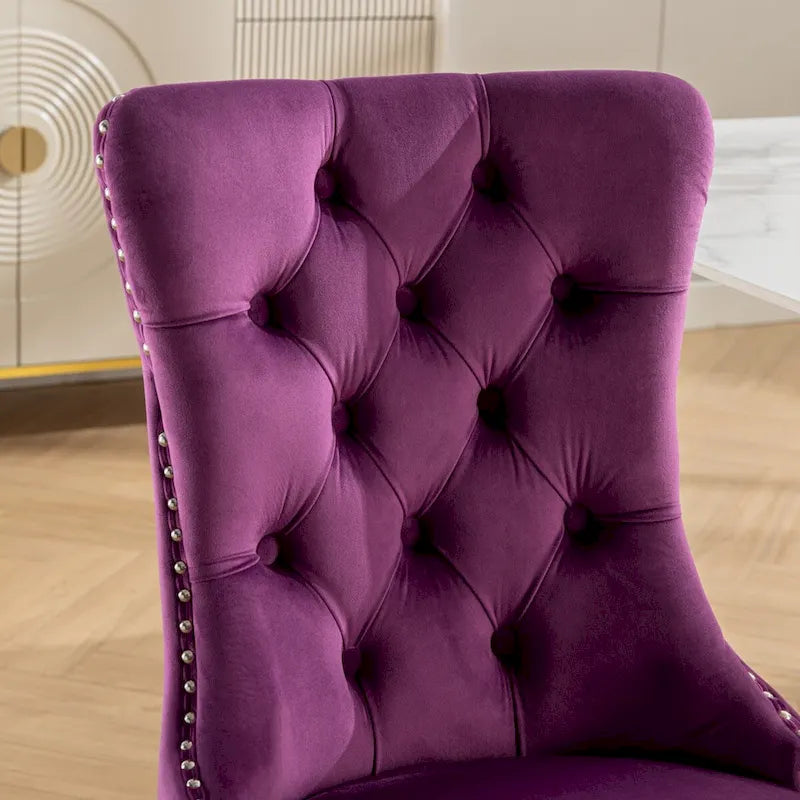 Chaise de salle à manger en velours avec clous décoratifs et pieds en acier inoxydable chromé