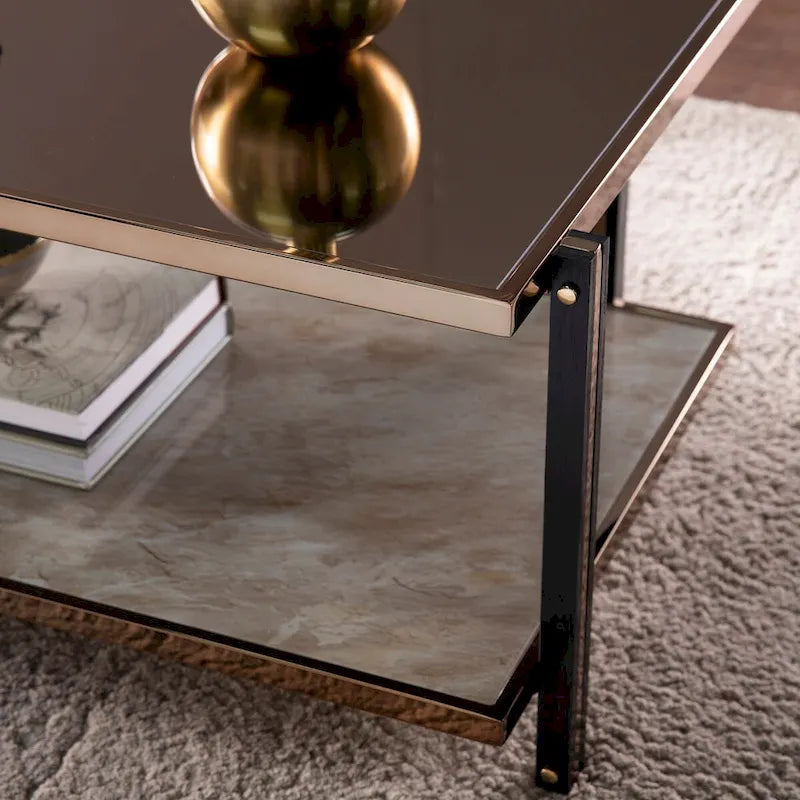Table basse avec cadre couleur champagne et plateau miroir fumé, pour salon, chambre